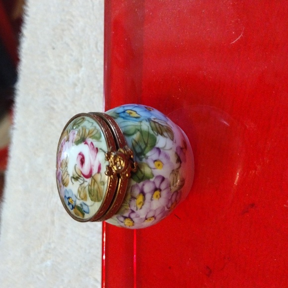 Authentic Limoges handpainted porcelain - Picture 1 of 8